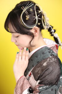 卒業袴髪型ヘアスタイル髪飾り水引き金箔ｺﾞｰﾙﾄﾞﾋﾟﾝ